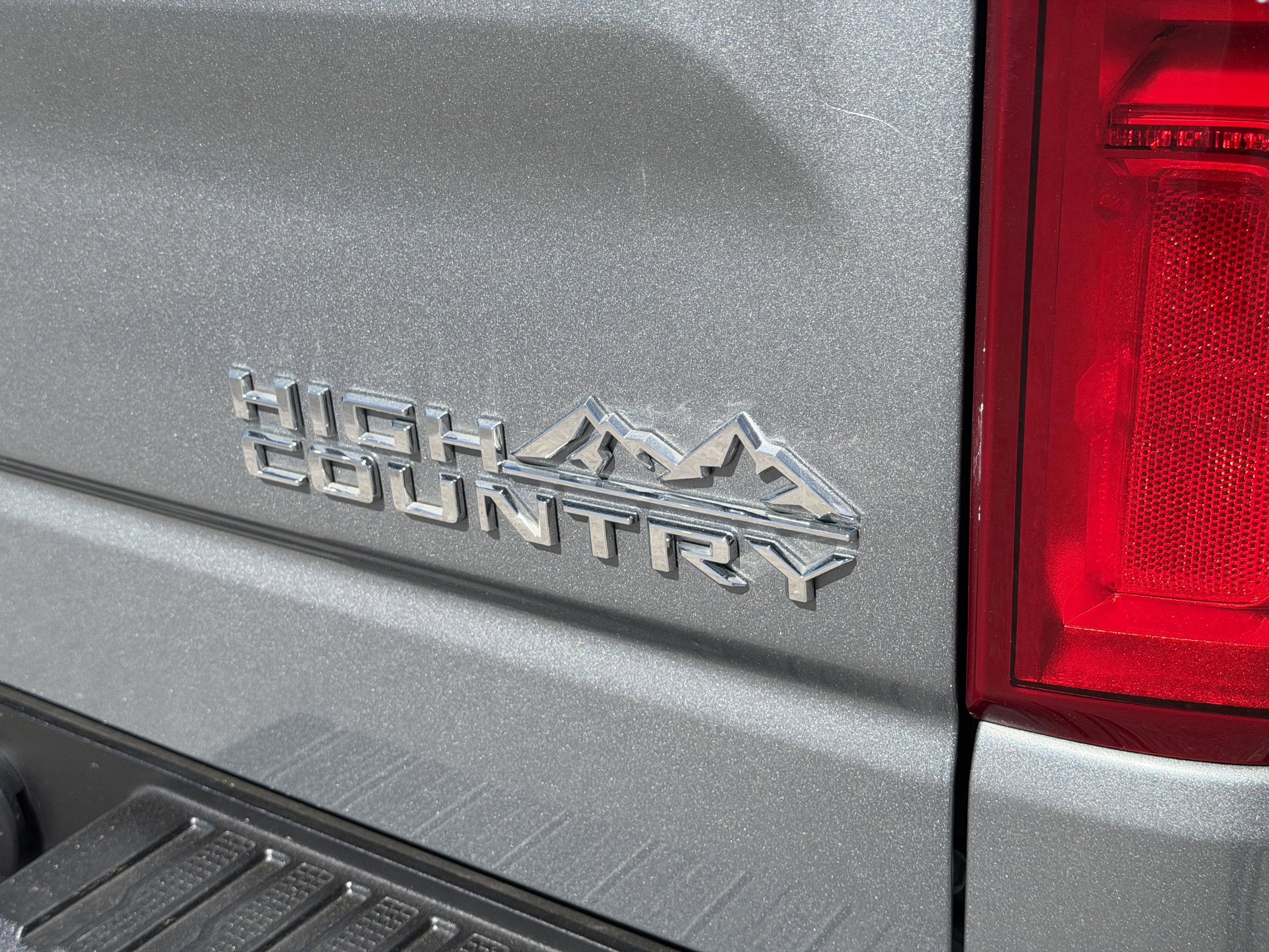 Used 2024 Chevrolet Silverado 1500 High Country w/ Technology Package AWD/4WD image 14