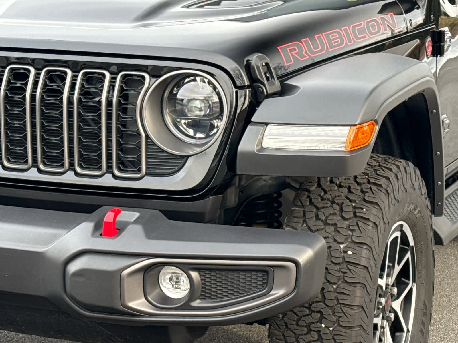 Used 2025 Jeep Wrangler Rubicon w/ Convenience Group image 11