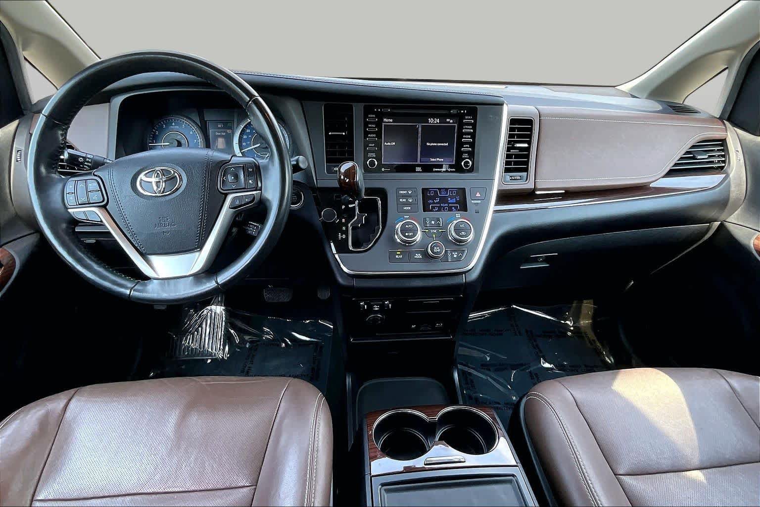 Used 2019 Toyota Sienna Limited Premium w/ Carpet Mat Package AWD/4WD image 16