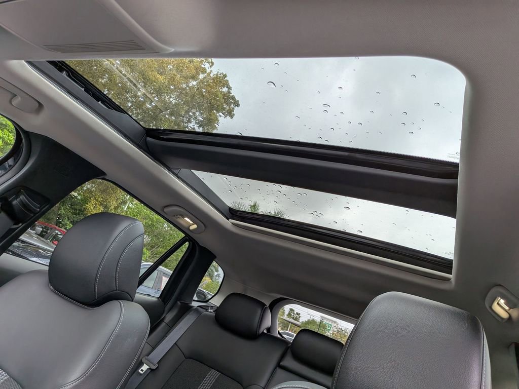 Used 2025 MAZDA CX-50 AWD 2.5 S w/ Premium Package image 17