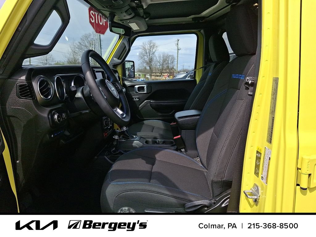 Used 2023 Jeep Wrangler Unlimited Rubicon 4xe AWD/4WD image 15