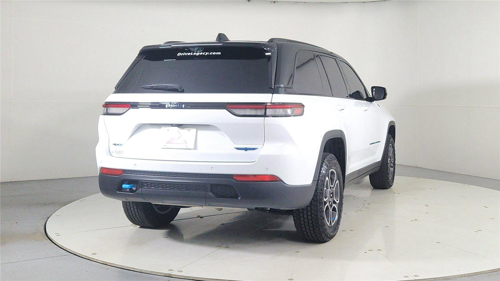 Used 2024 Jeep Grand Cherokee Trailhawk w/ Luxury Tech Group III image 6