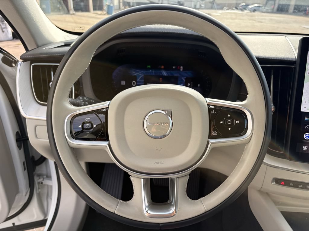 Used 2026 Volvo XC60 B5 Ultra AWD/4WD image 15