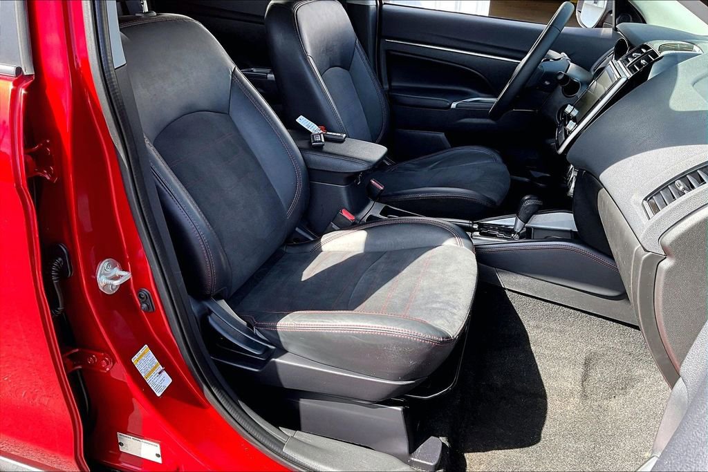 Used 2022 Mitsubishi Outlander Sport SE image 28