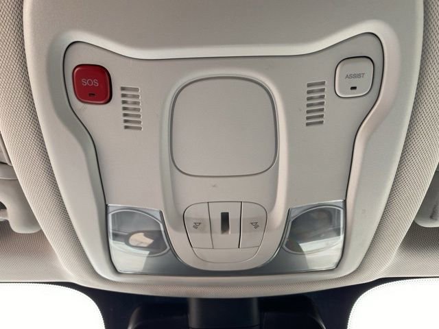 Used 2020 Jeep Renegade Latitude FWD image 17