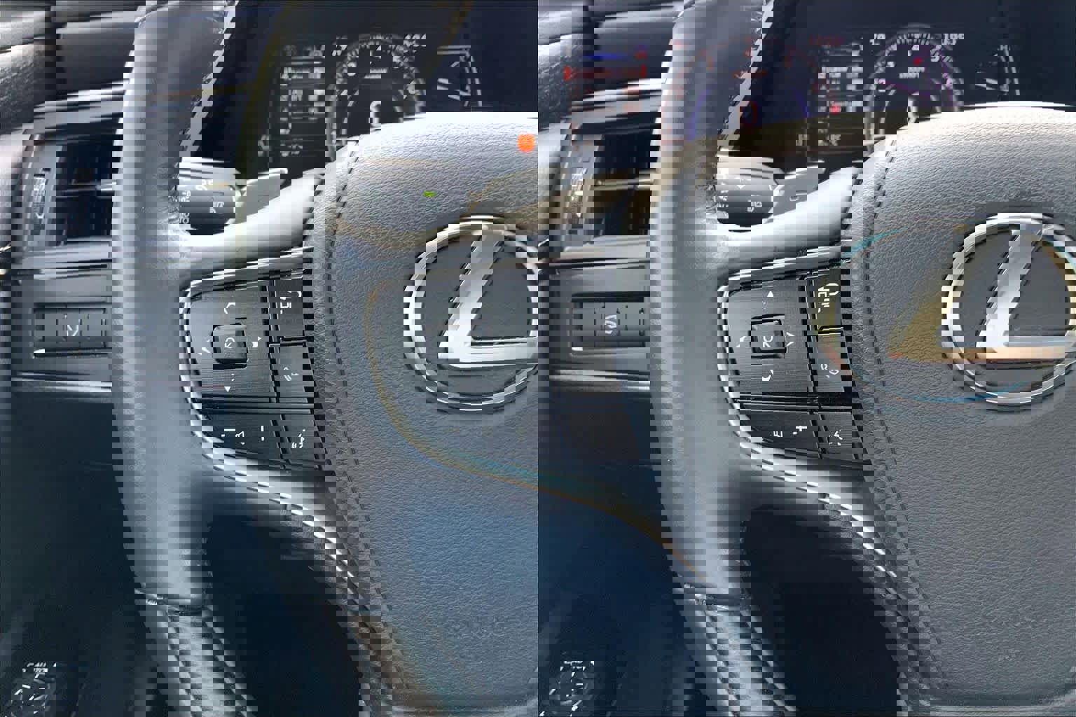 Used 2023 Lexus ES 350 Luxury w/ Protection Package (P2) image 24