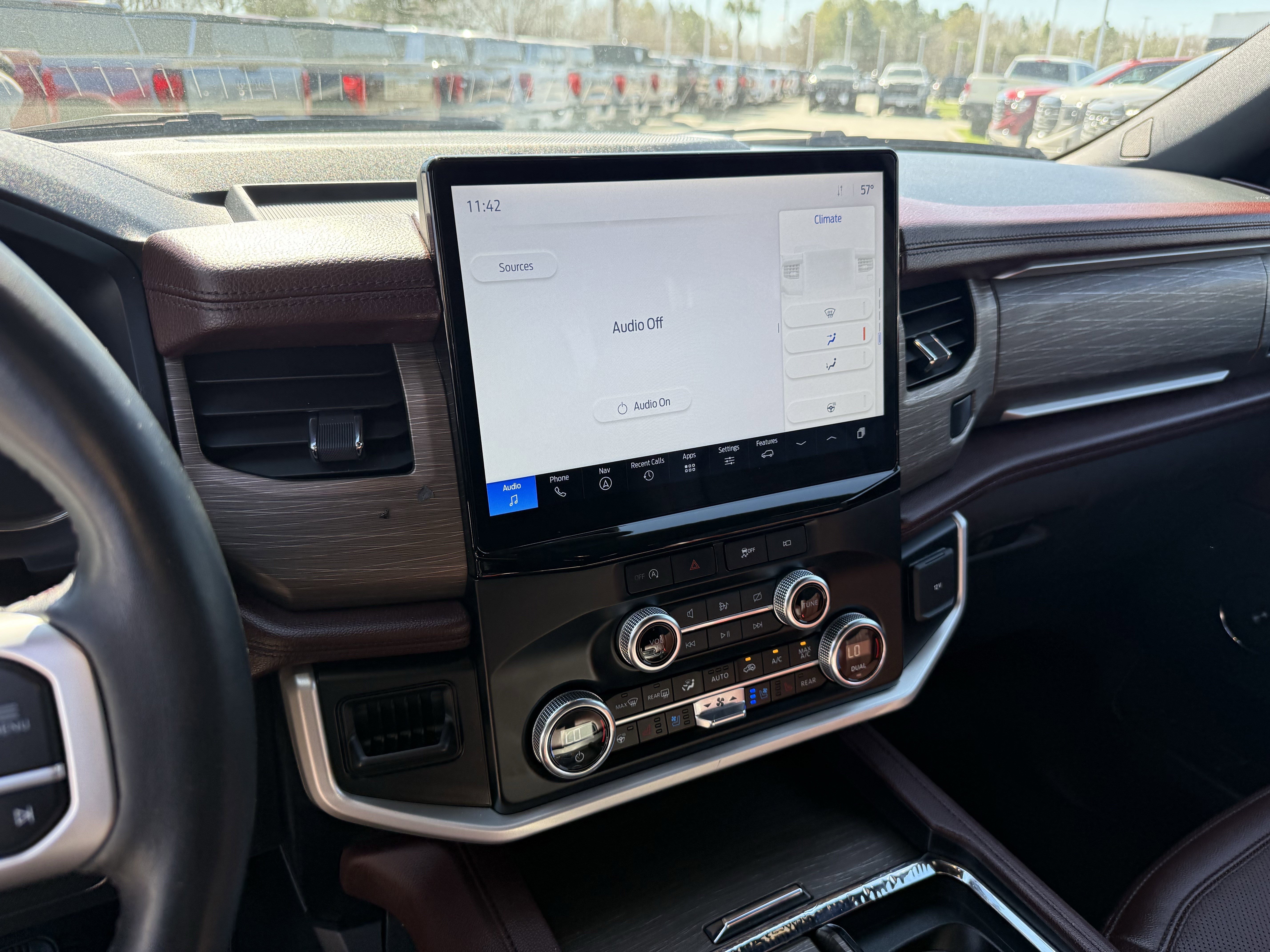 Used 2024 Ford Expedition Limited image 19