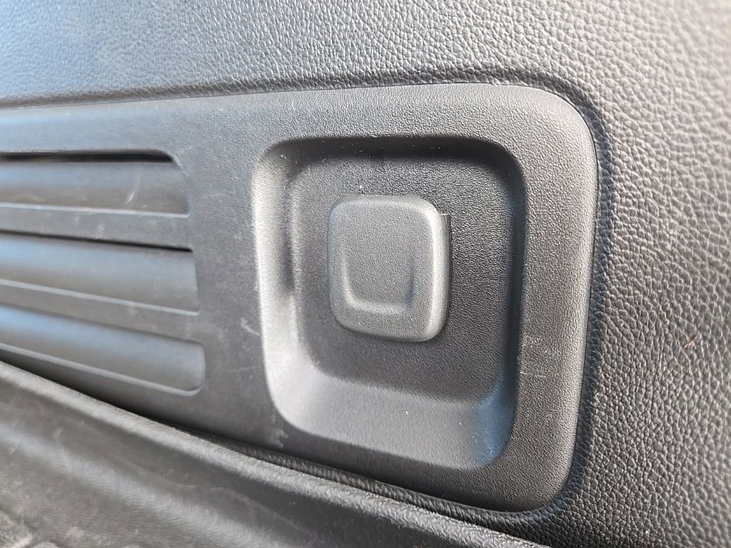 Used 2020 Chevrolet Traverse RS image 55