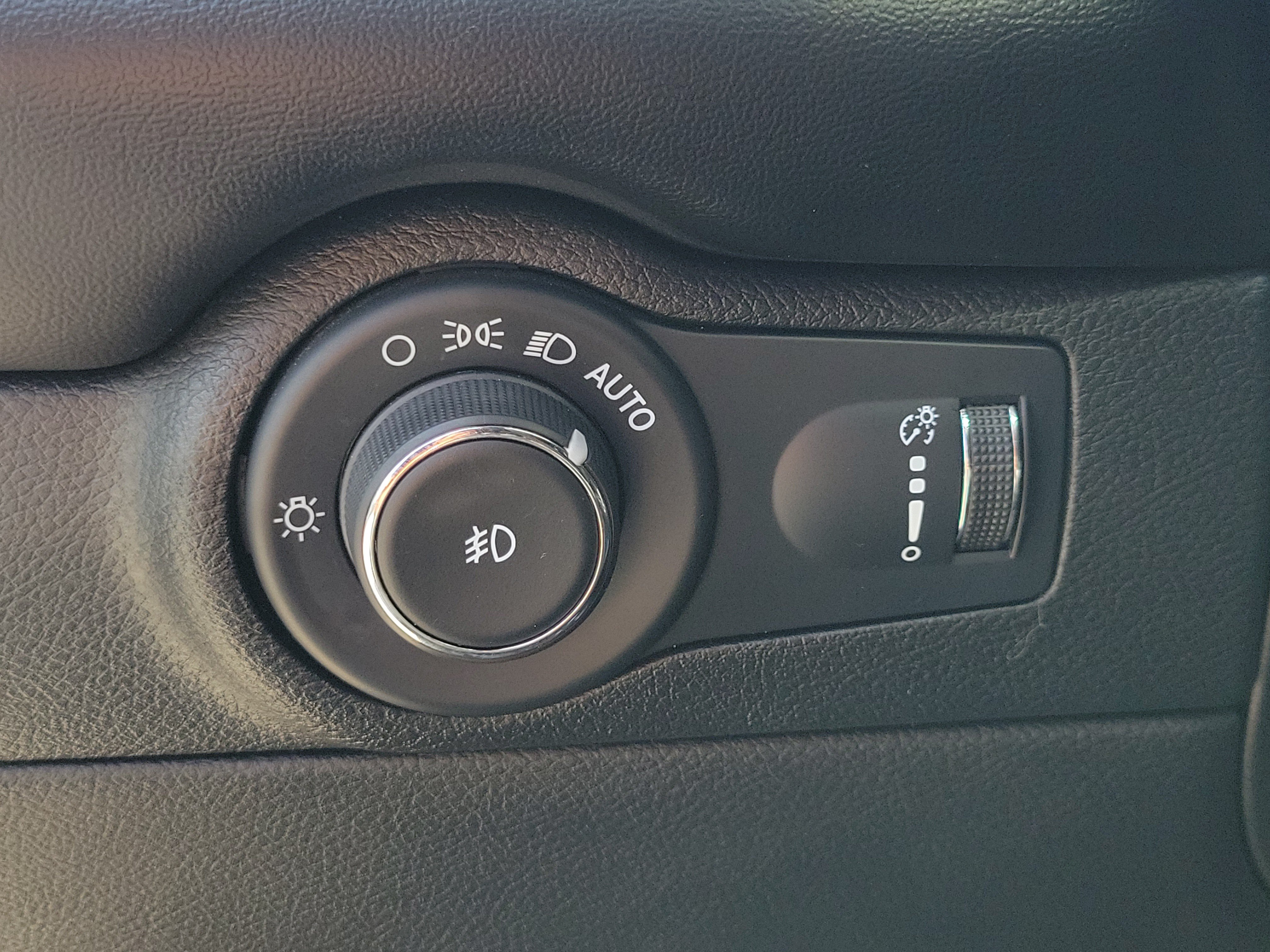 Used 2023 Dodge Durango GT AWD/4WD image 22