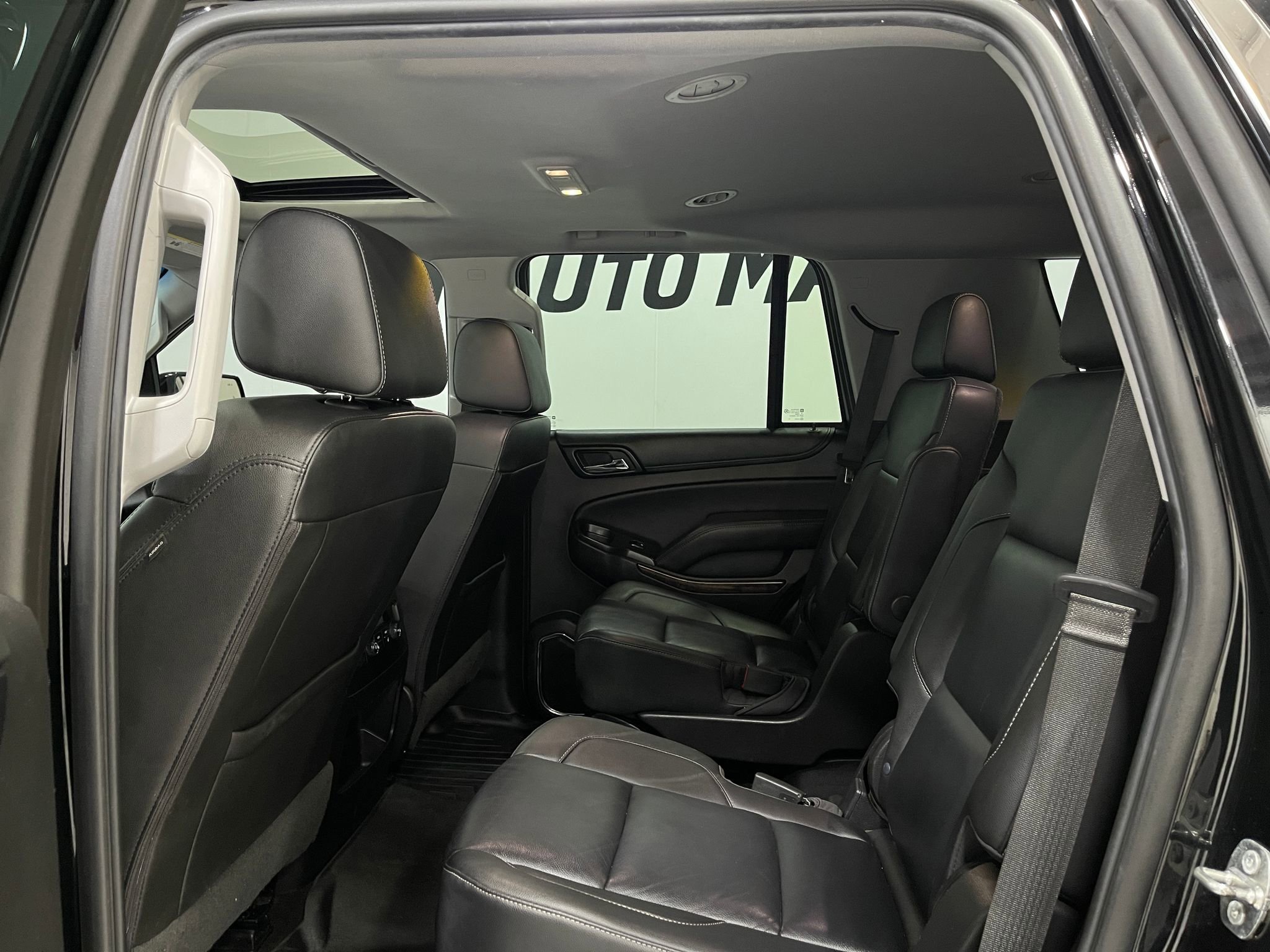 Used 2018 Chevrolet Tahoe LT w/ Luxury Package AWD/4WD image 30
