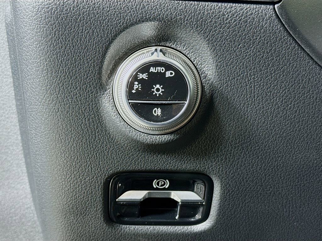 Used 2025 Mercedes-Benz C 300 C 300 image 10