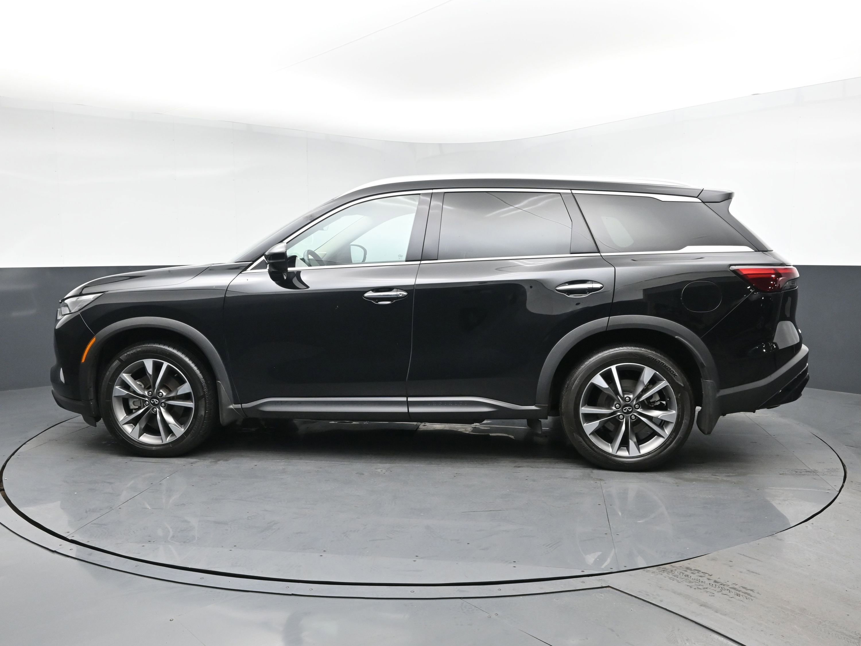 Used 2025 INFINITI QX60 Luxe AWD/4WD image 4