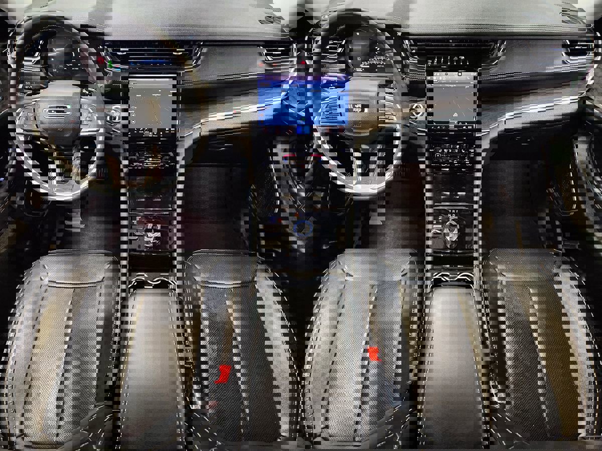 Used 2023 Jeep Grand Cherokee Limited w/ Luxury Tech Group II image 49