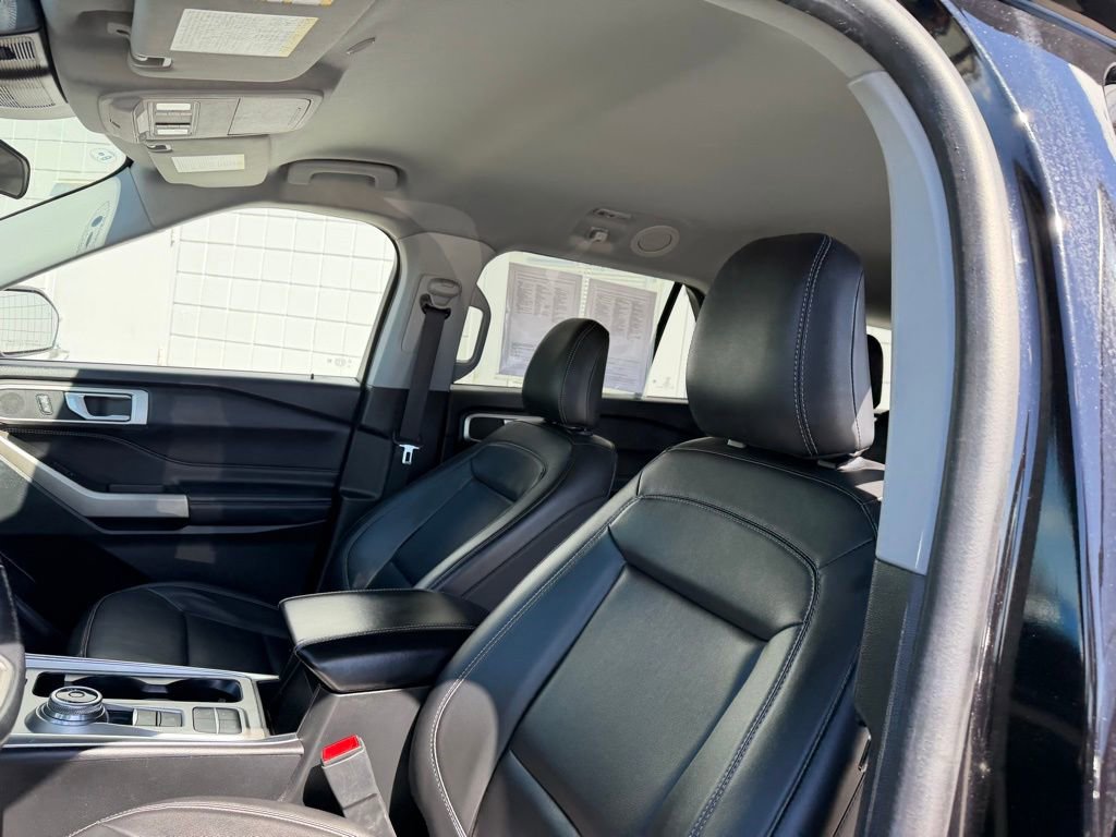 Used 2023 Ford Explorer XLT w/ Equipment Group 202A image 17