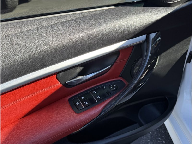 Used 2016 BMW 328i Sedan image 16