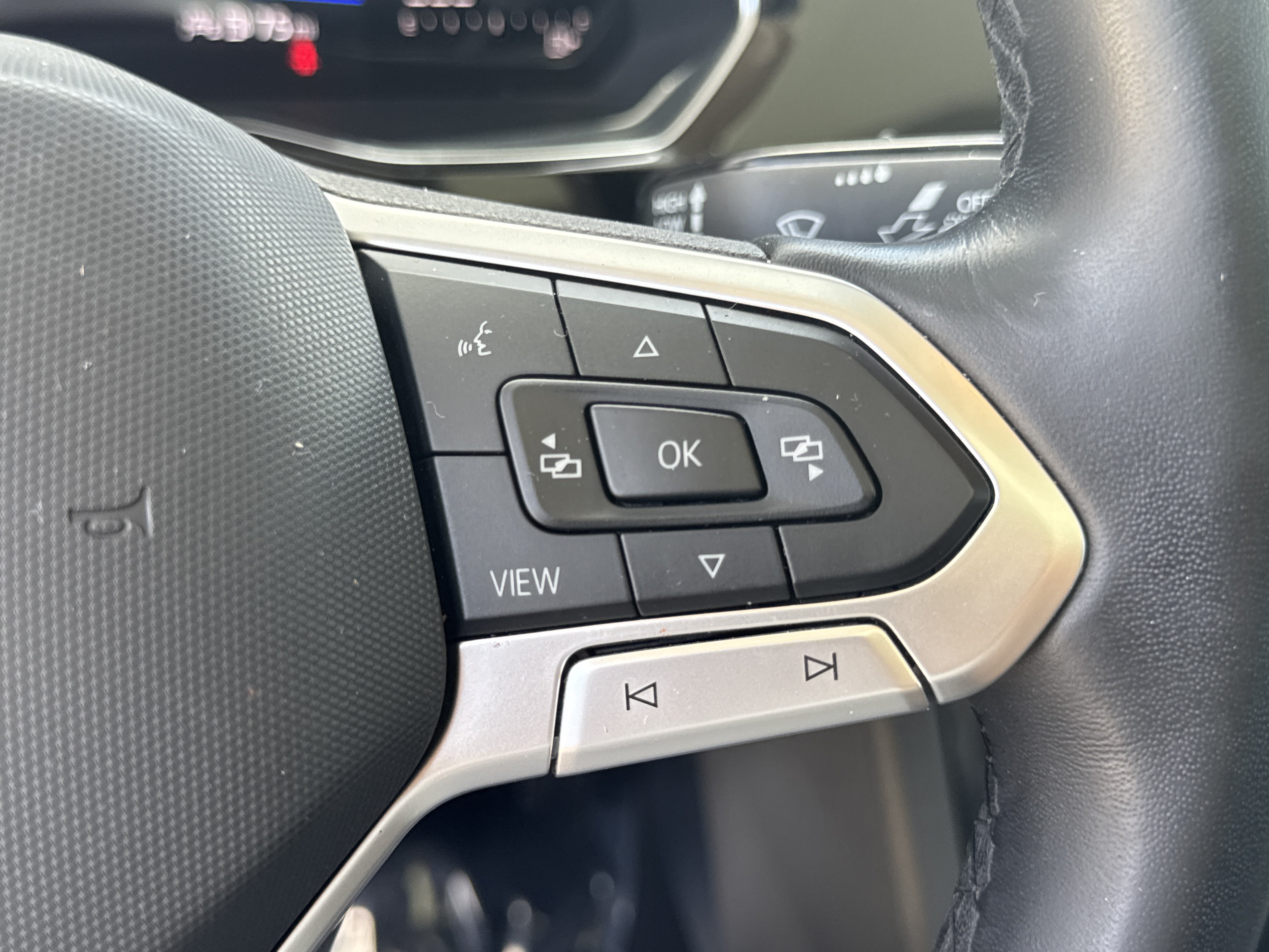 Certified 2023 Volkswagen Jetta SE w/ Panoramic Sunroof Package FWD image 26