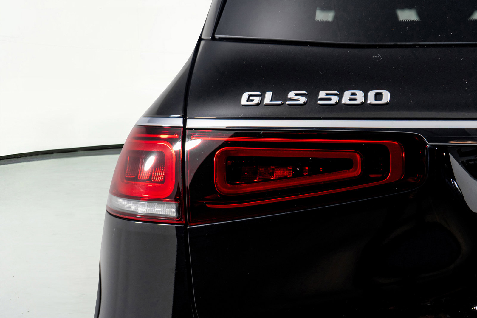 Used 2023 Mercedes-Benz GLS 580 4MATIC image 13