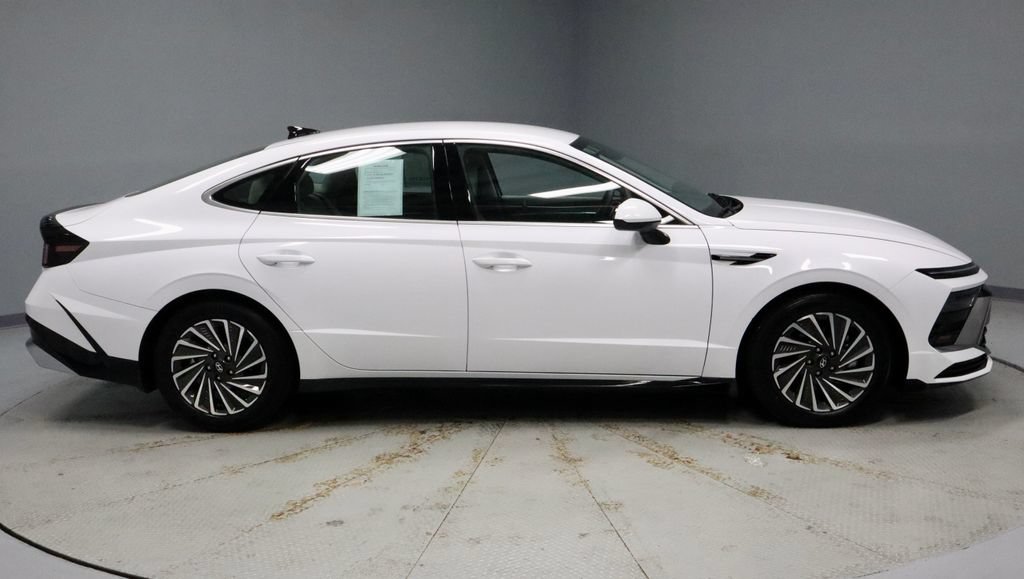 Used 2025 Hyundai Sonata SEL FWD image 13