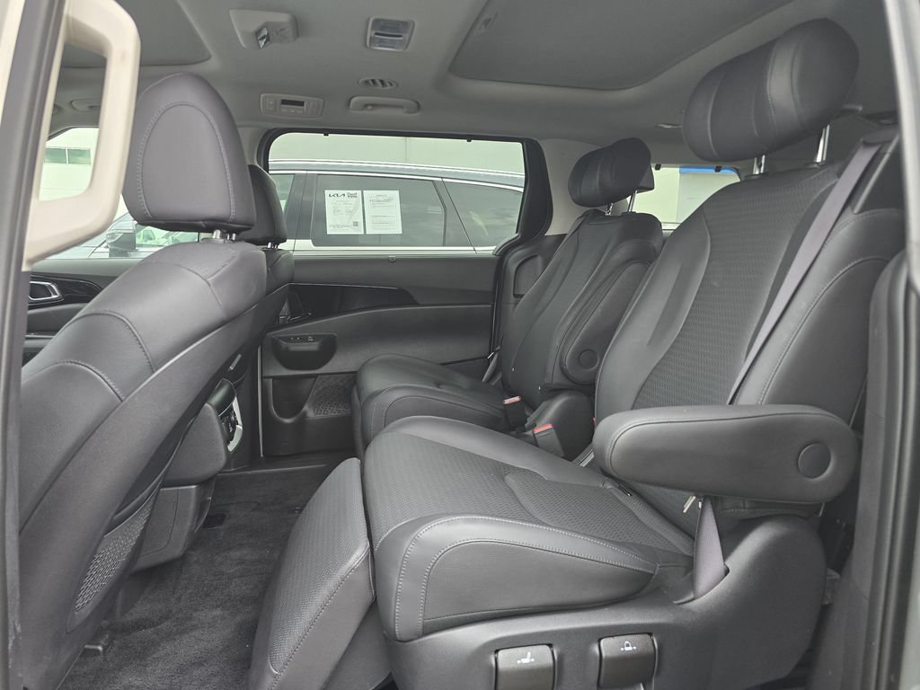 Certified 2025 Kia Carnival SX Prestige FWD image 15