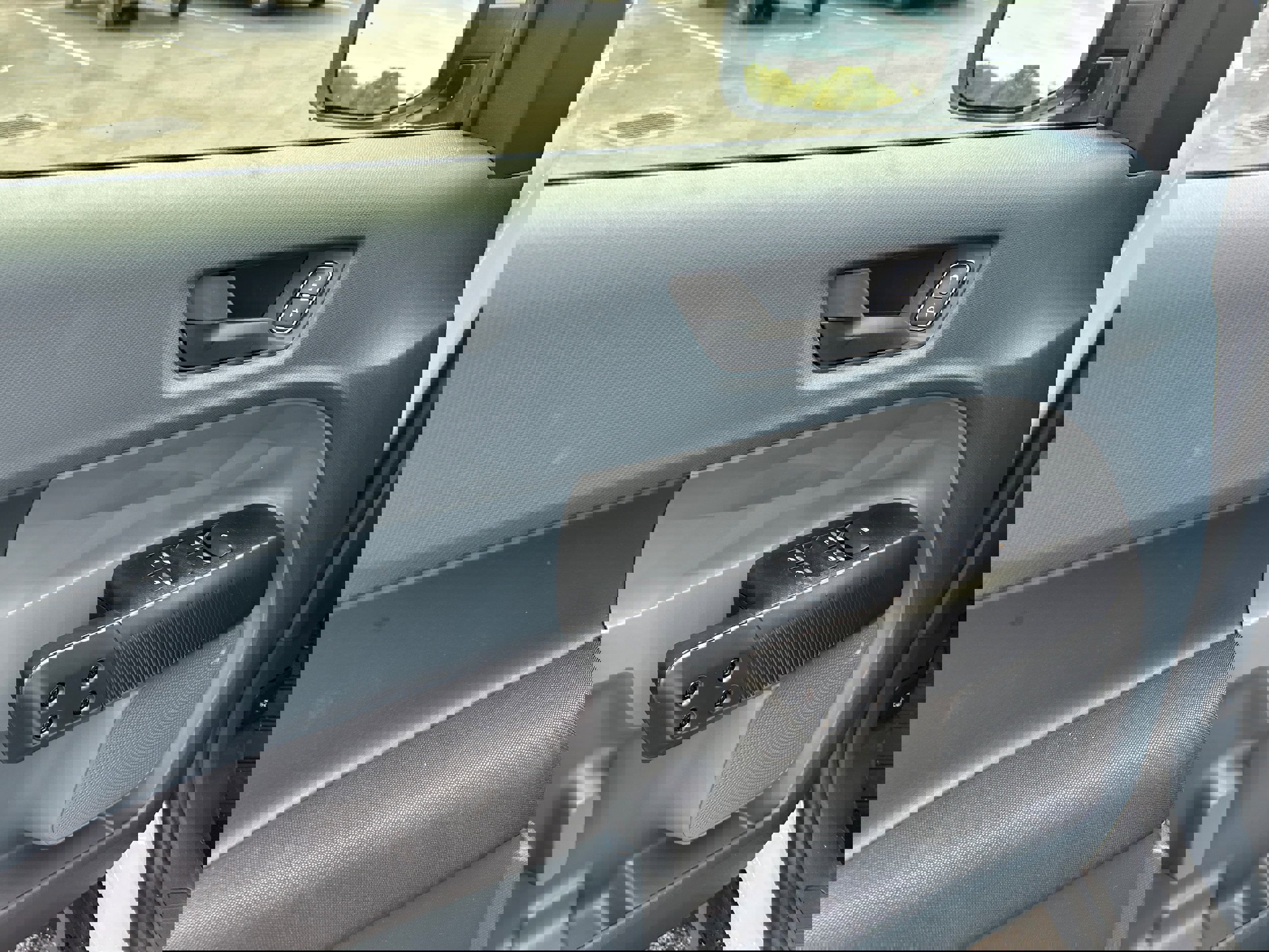 New 2025 Ford Maverick XL image 40