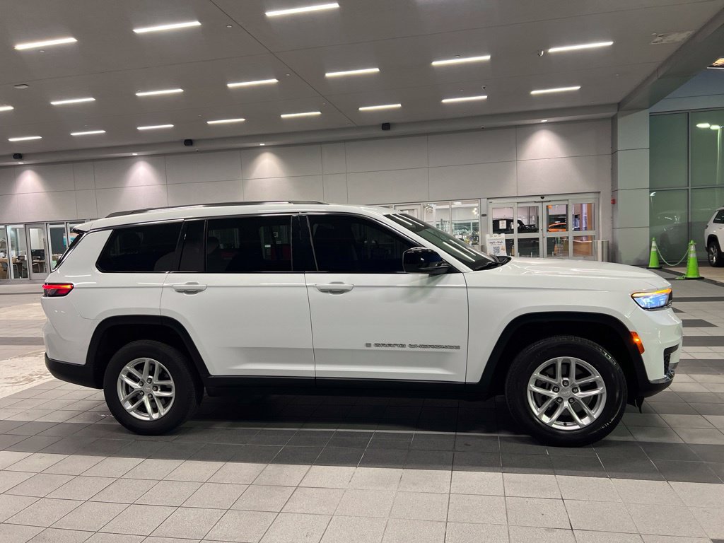 Used 2023 Jeep Grand Cherokee L Laredo RWD image 4