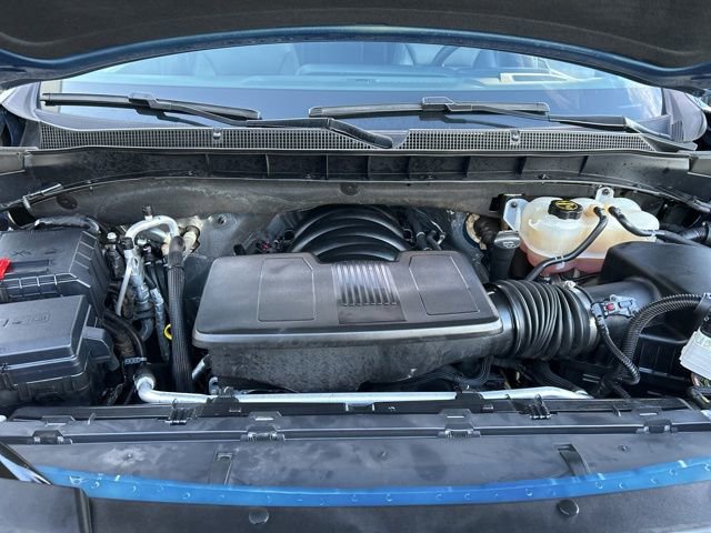 Used 2025 Chevrolet Suburban LT image 10