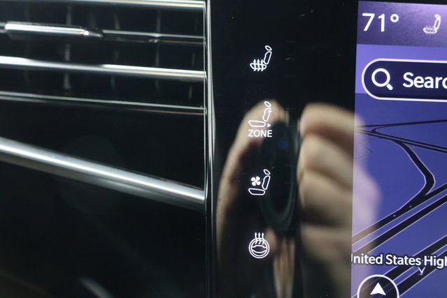 Used 2023 Jeep Grand Wagoneer Series II w/ Premium Group II image 16