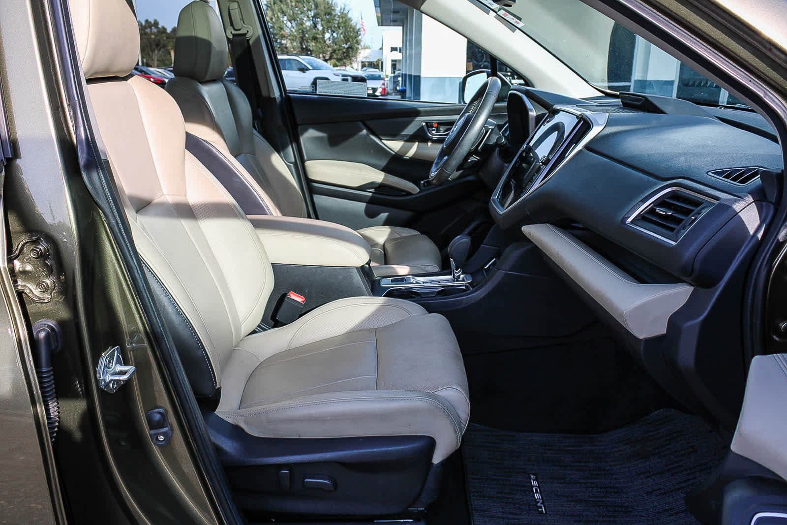 Certified 2023 Subaru Ascent Limited w/ Technology Package image 16