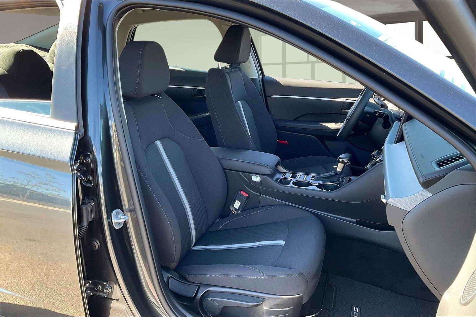 Used 2025 Hyundai Sonata SE image 28