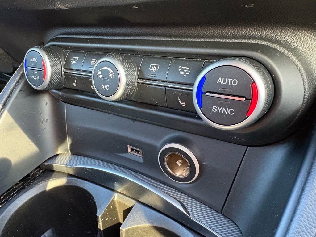 Used 2018 Alfa Romeo Stelvio Ti Sport image 38