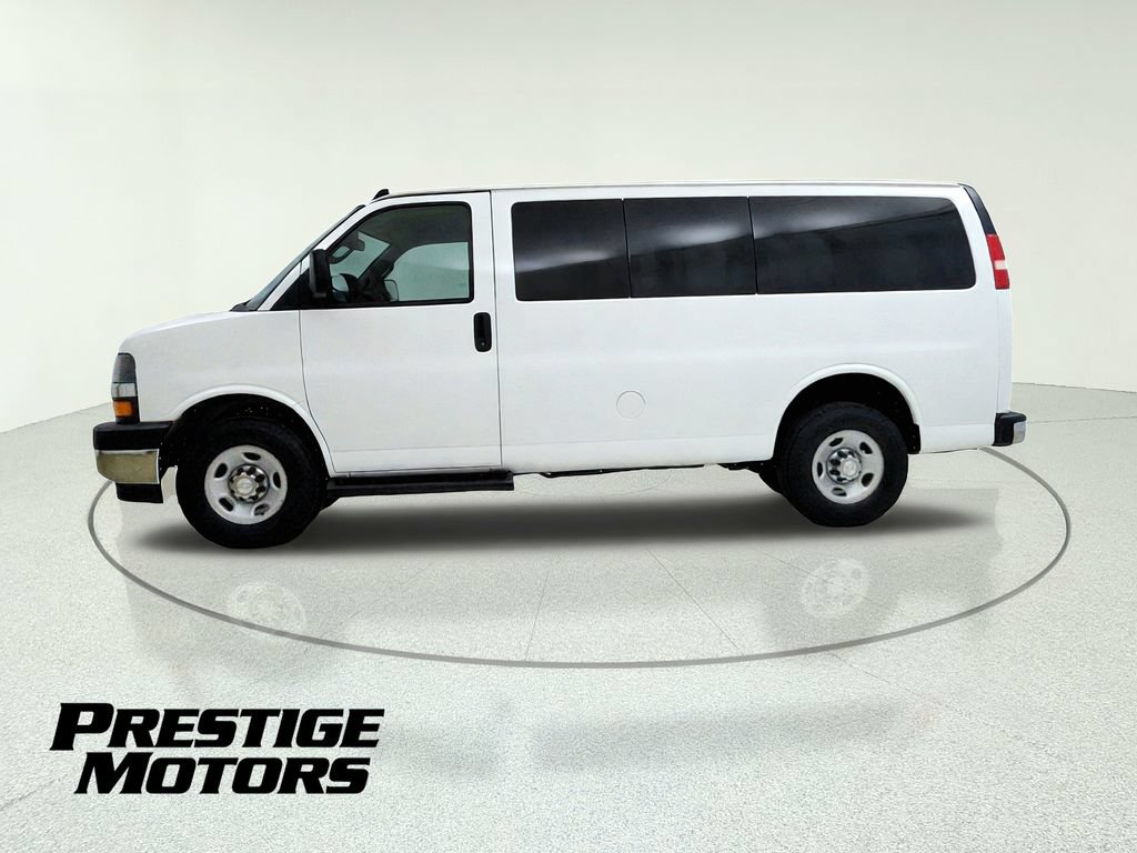 Used 2018 Chevrolet Express 3500 LT w/ LT Preferred Equipment Group RWD image 4