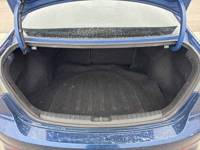 Used 2017 Hyundai Elantra SE image 13