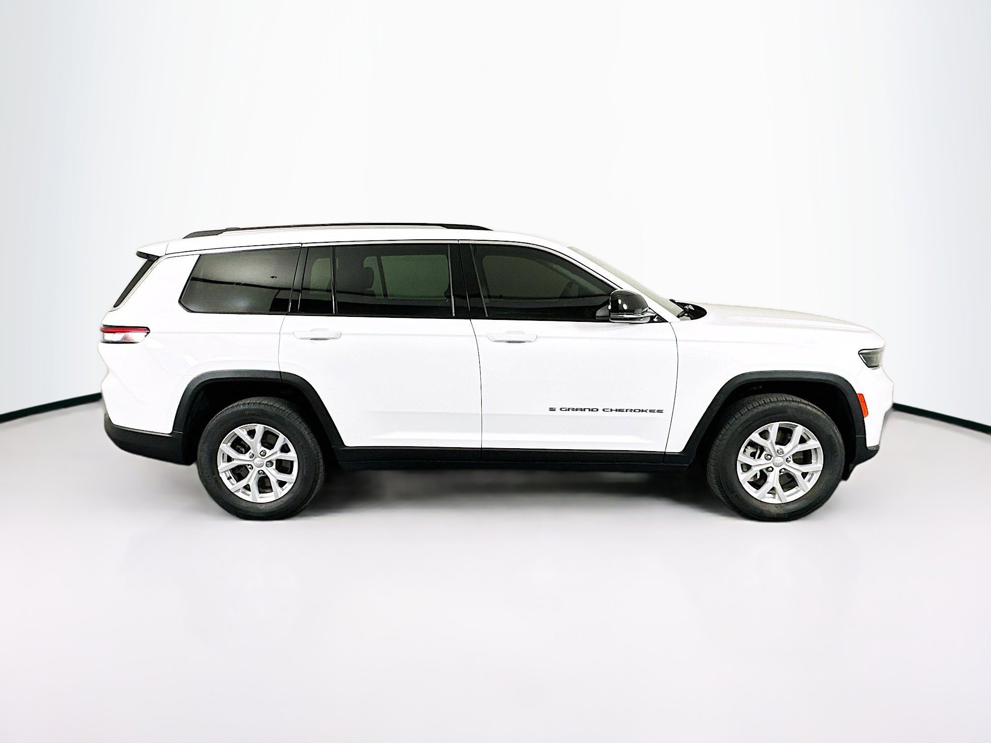 Used 2023 Jeep Grand Cherokee L Limited w/ Trailer Tow Group (B) image 10