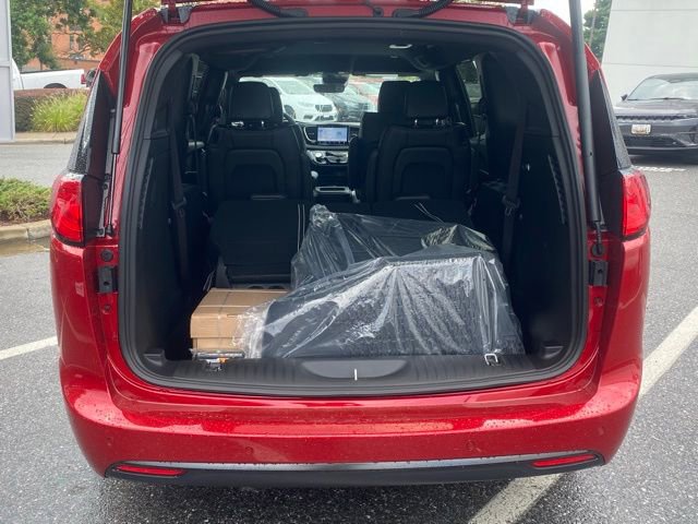 New 2026 Chrysler Voyager LX image 7