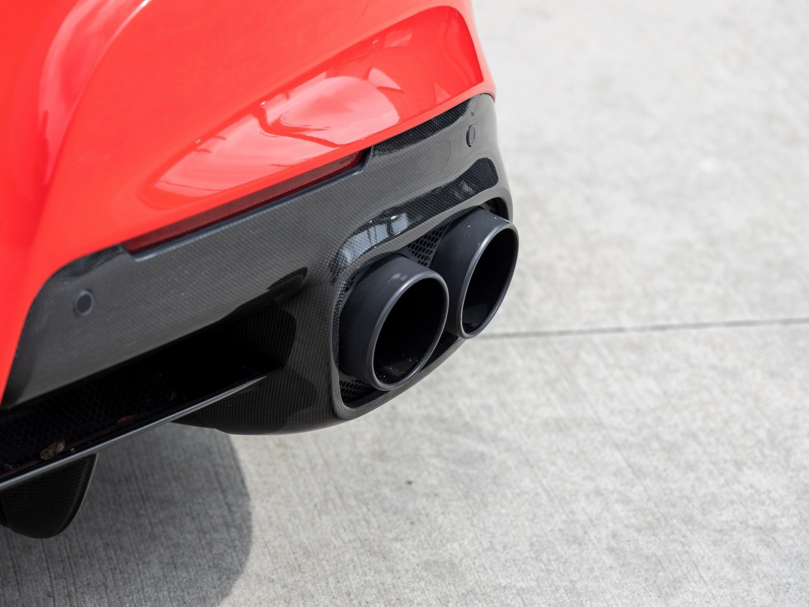 Used 2014 Ferrari F12 Berlinetta image 13