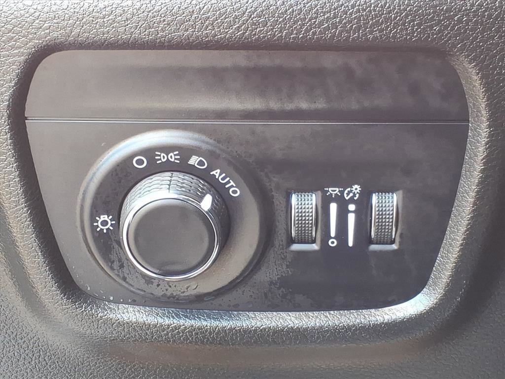 Used 2023 Jeep Grand Cherokee L Laredo image 15