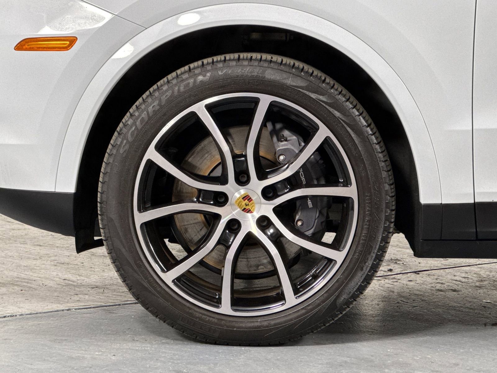 Certified 2022 Porsche Cayenne Coupe image 33