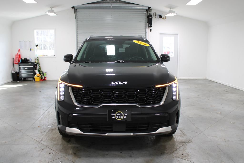 Used 2024 Kia Sorento S image 3
