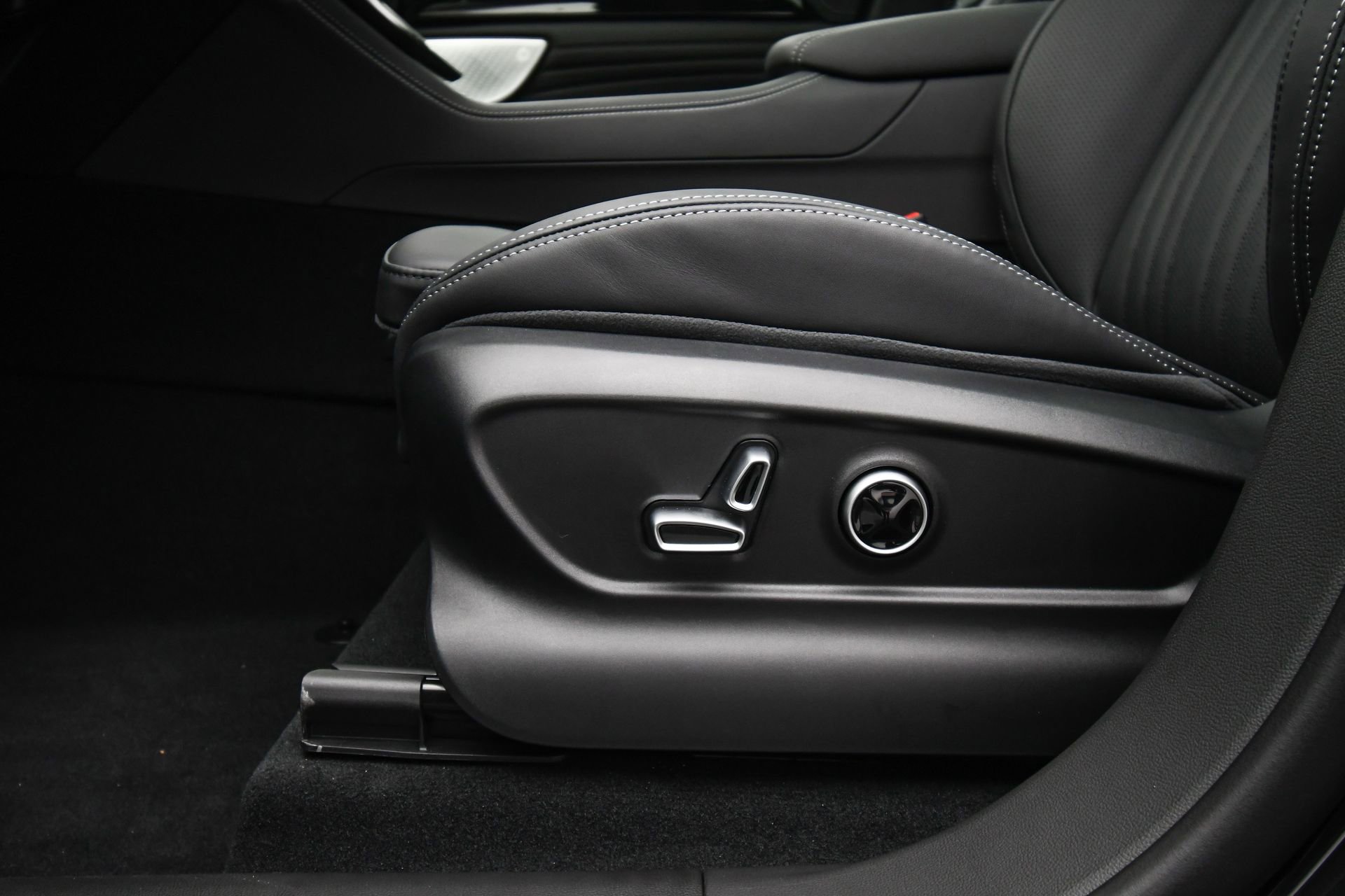 New 2025 Maserati Grecale Modena image 43