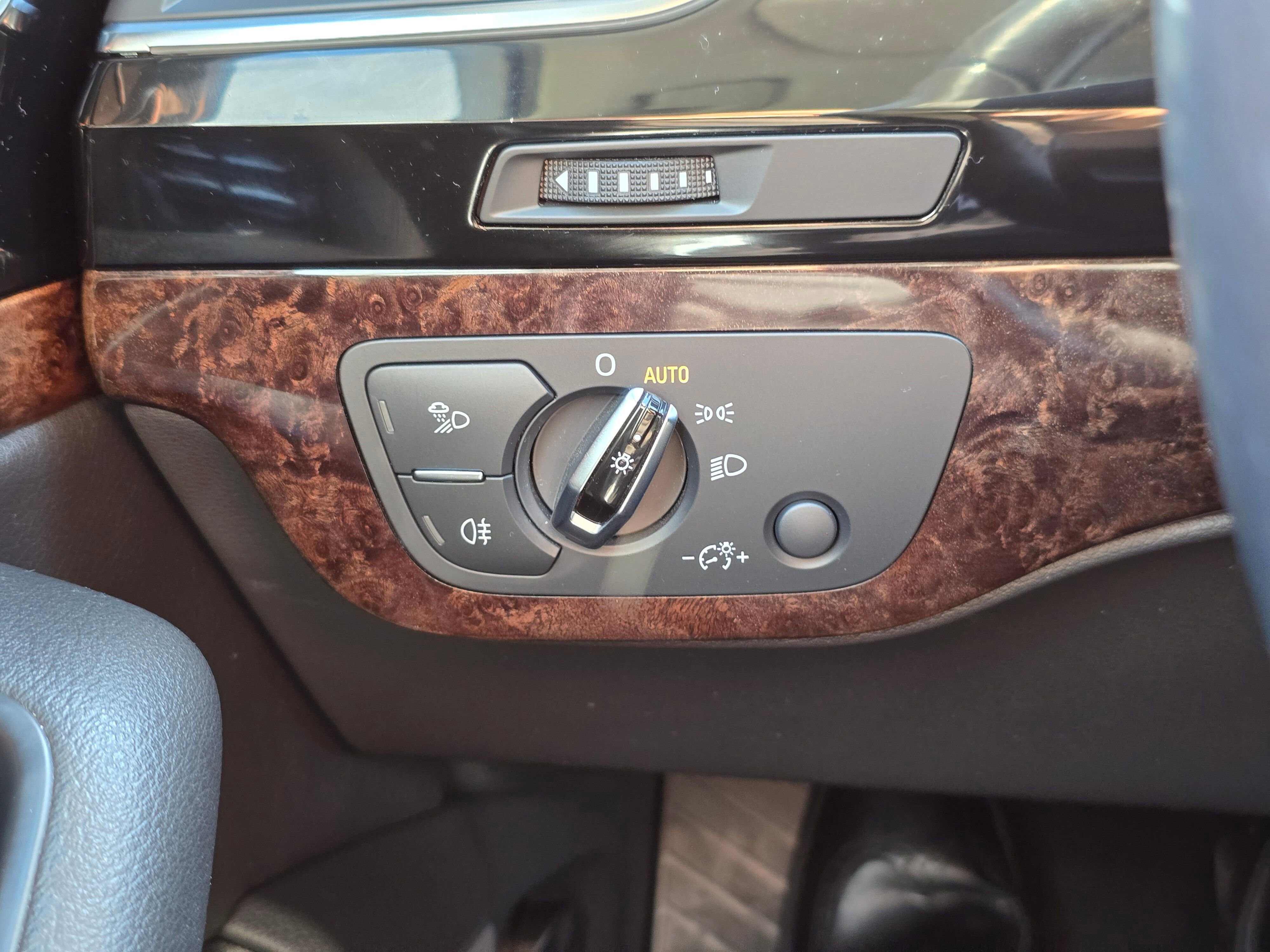 Used 2017 Audi Q7 3.0T Premium Plus w/ Premium Plus Package image 28