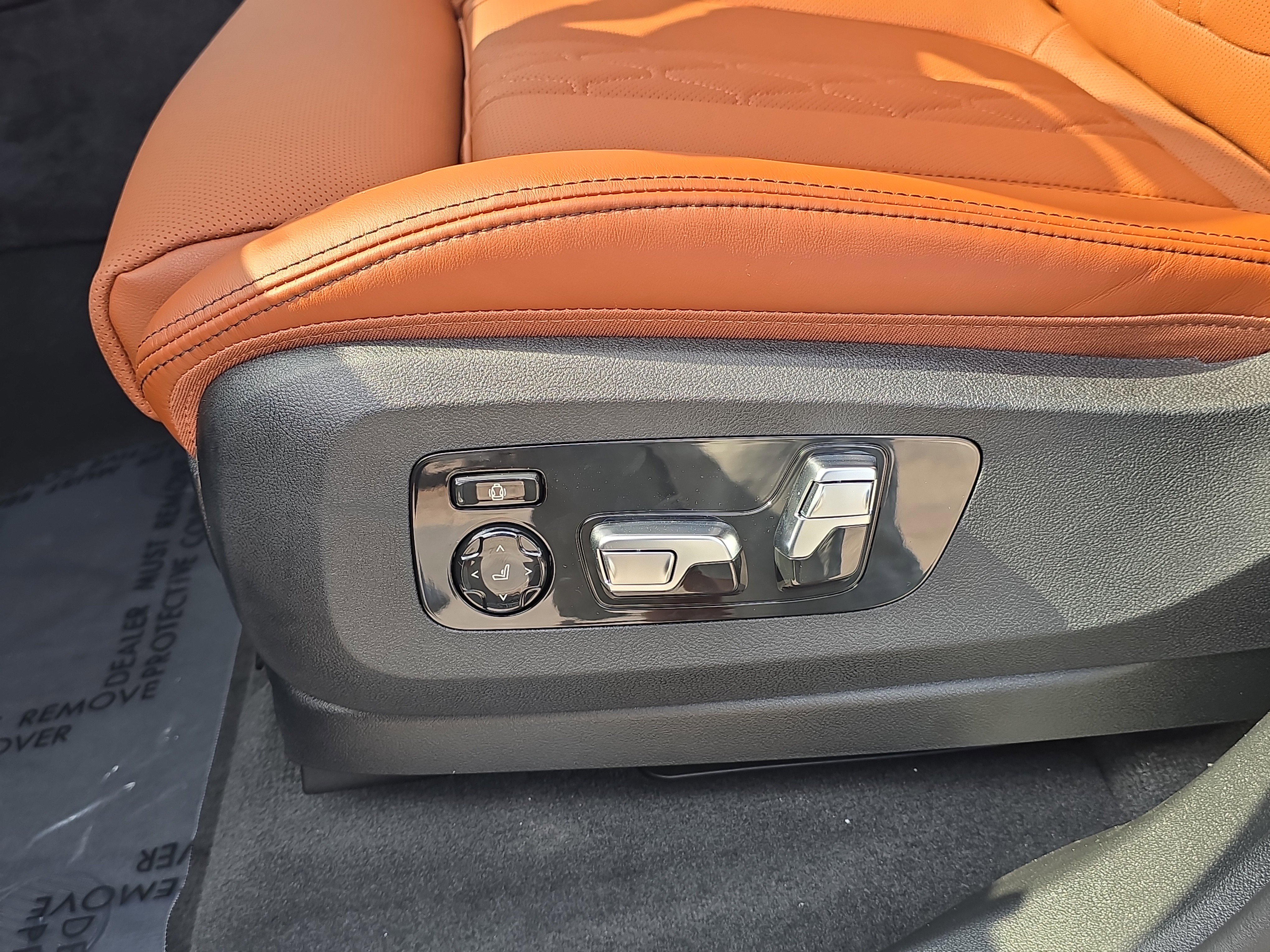 New 2026 BMW X7 M60i image 23