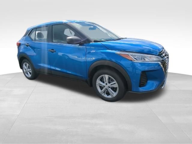 New 2025 Nissan Kicks Play S FWD image 9