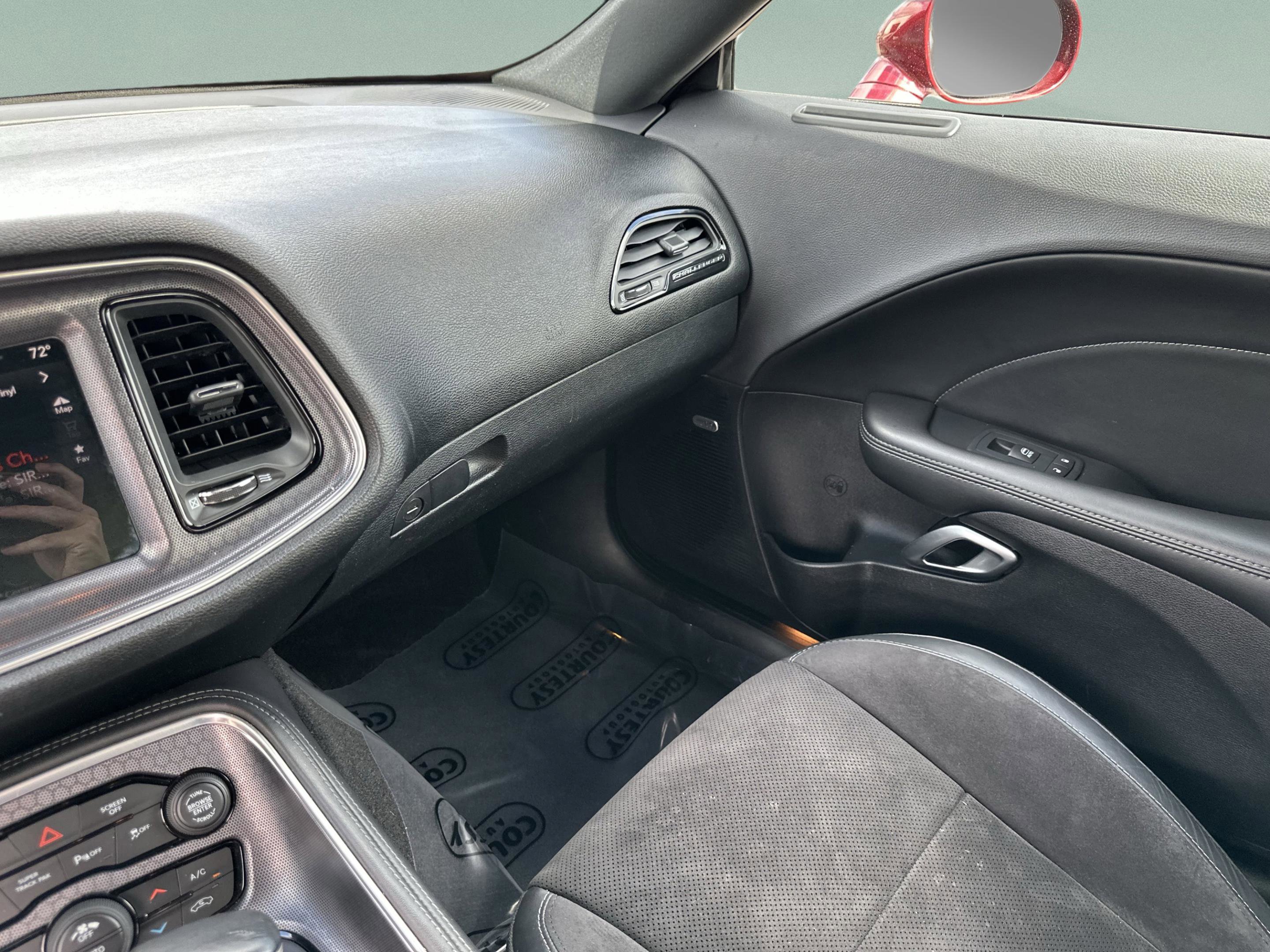 Used 2017 Dodge Challenger GT w/ Technology Group image 15