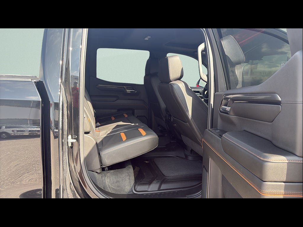Used 2024 GMC Sierra 1500 AT4 w/ Technology Package AWD/4WD image 23
