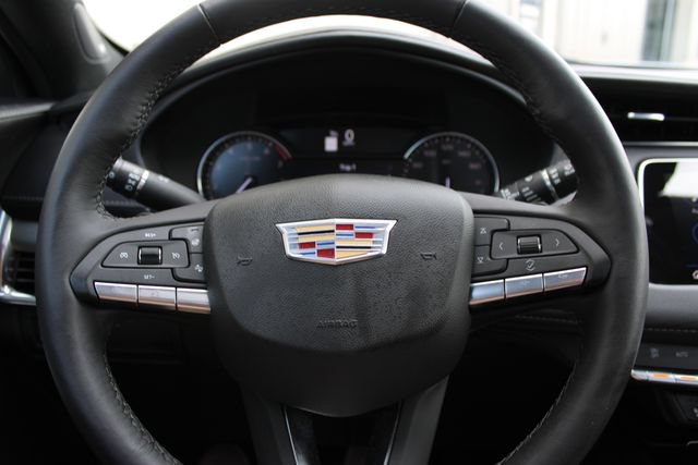 Used 2022 Cadillac XT4 Premium Luxury w/ Enhanced Visibility Package AWD/4WD image 12