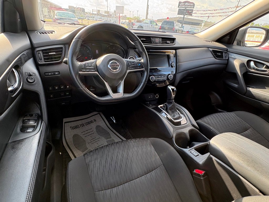 Used 2020 Nissan Rogue SV w/ Premium Package FWD image 12