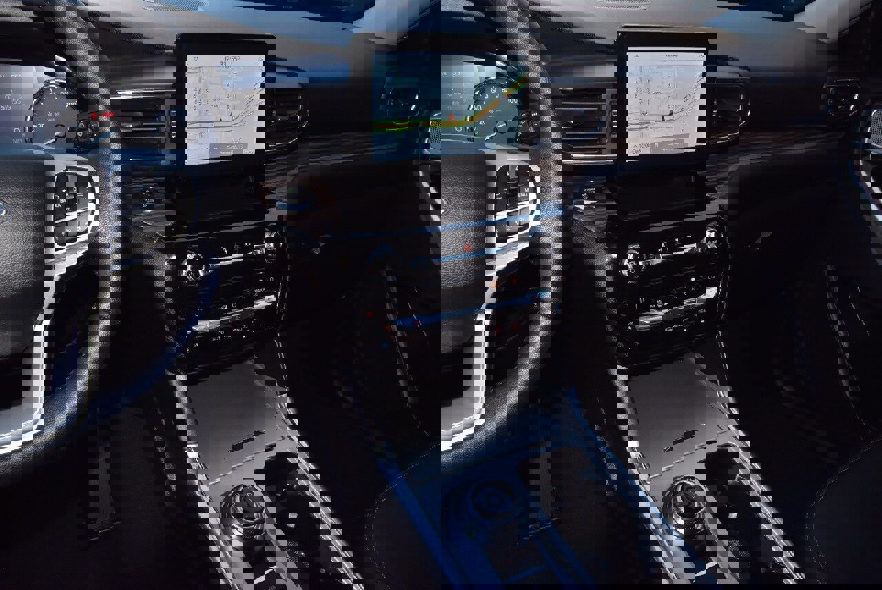 Used 2021 Ford Explorer Limited w/ Equipment Group 301A image 28