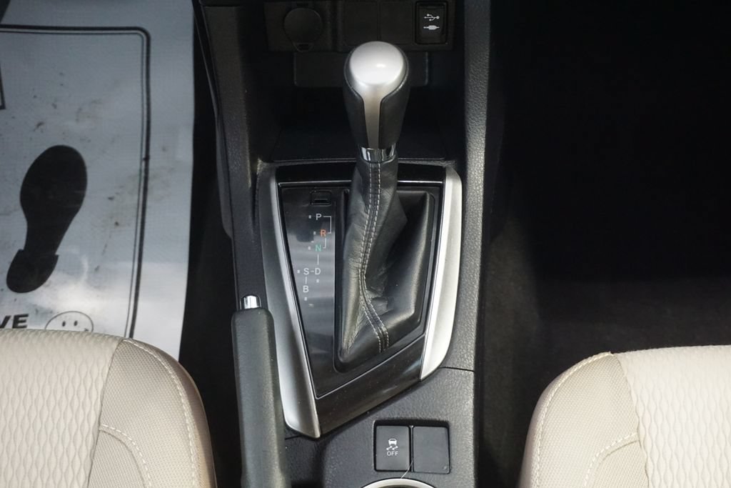 Used 2015 Toyota Corolla LE FWD image 28