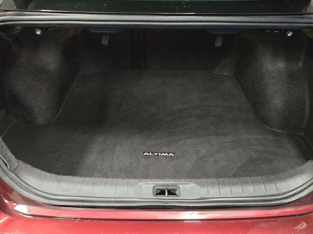 Used 2024 Nissan Altima 2.5 SV image 8