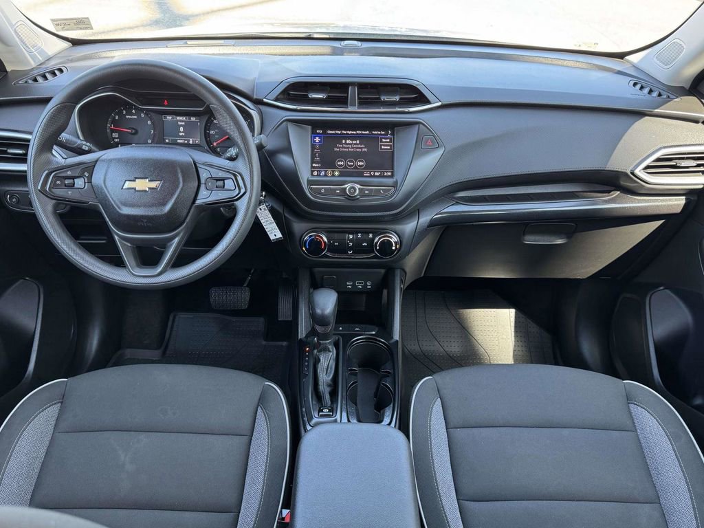 Used 2023 Chevrolet TrailBlazer LS image 3